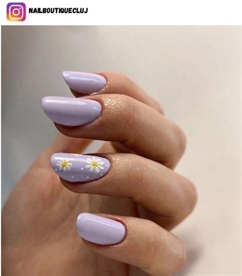 54 Delicate White Flower Nail Art Designs - Nerd About Town