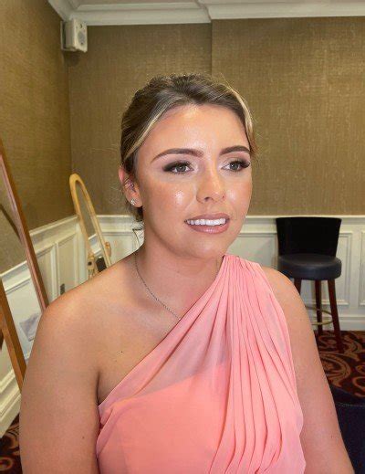 Laura O’Hare Makeup | weddingsonline