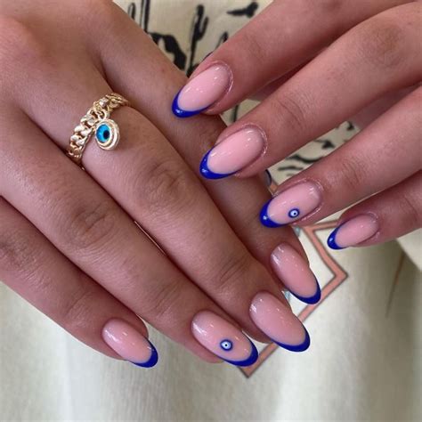 Radiate good karma with these 40 evil eye nail art designs – Scratch