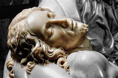 Pietà Vaticana di Michelangelo Buonarroti: analisi