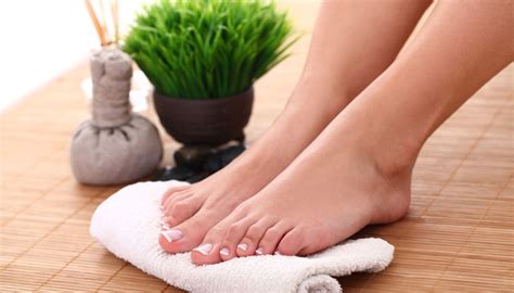 3 Ways to Treat Numbness in Your Feet and Toes | Health Magazine Blog