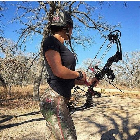 Pin by Marcus Wicke on archery | Bow hunting women, Hunting women, Bow hunting girl