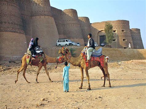 Cholistan desert Fort - Business Recorder