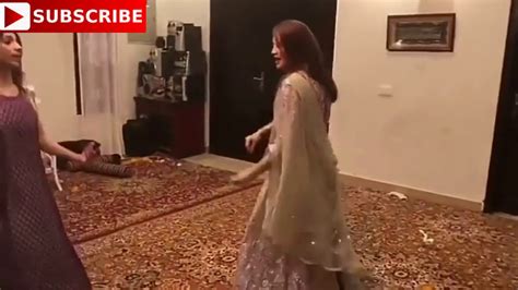 Neelam Muneer Dance On Pashto Song - YouTube