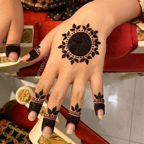 50+ Simple Mehndi Designs For Front Hand 2021