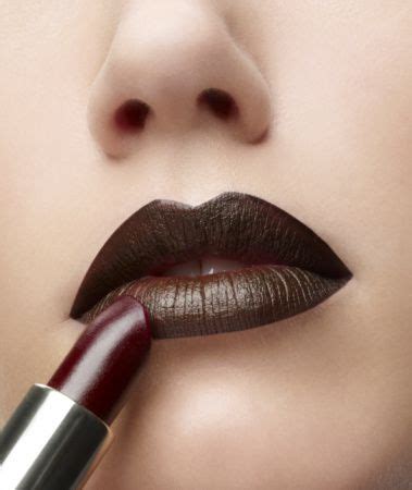 De kleurrijke geschiedenis van Lipstick