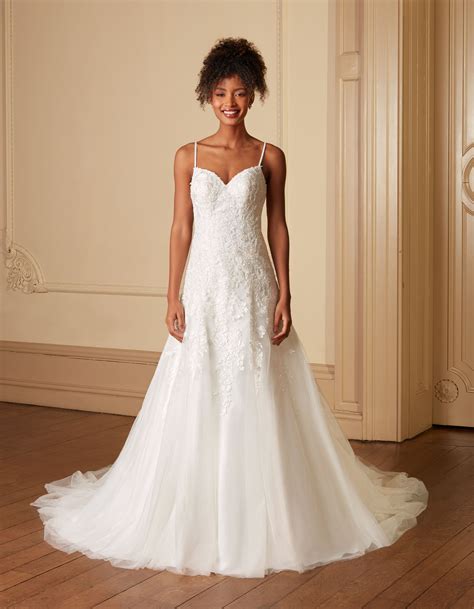 Fit and Flare Wedding Dresses | Dresses Images 2022