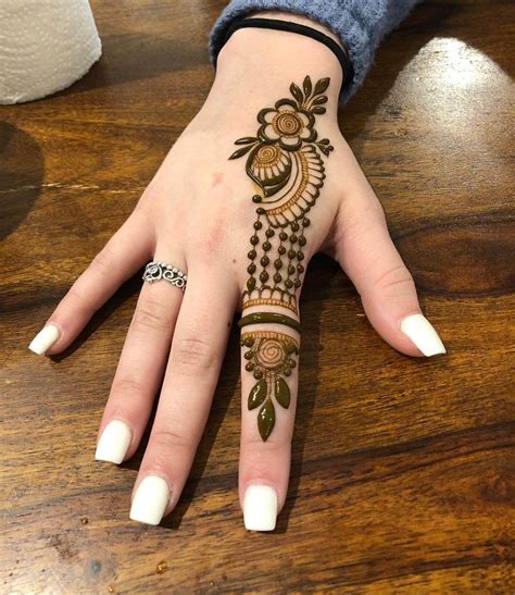 50 Latest One Finger Mehndi Designs - K4 Fashion