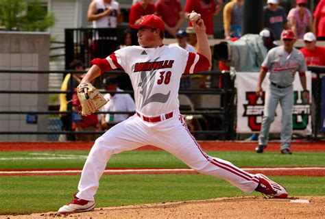 Louisville Baseball Advances to Regional Final – The Crunch Zone