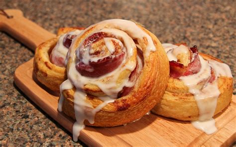 BACON WRAPPED CINNAMON ROLLS!! - Sweet & Savory Recipes