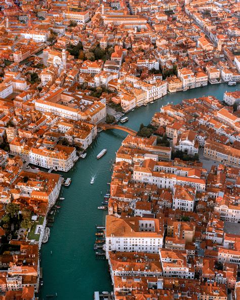 An aerial view of Venice, Italy : interestingasfuck