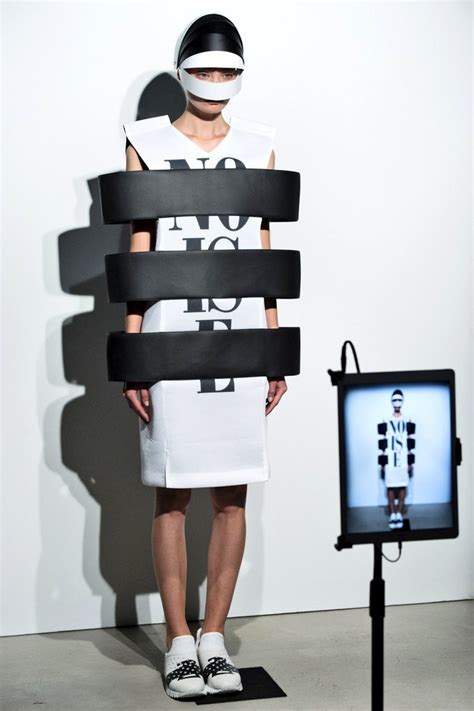 SLFMag - When fashion meets Technology: Augmented Reality...