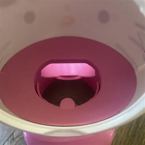 hello kitty popcorn maker 💞🌸 🍿🐱💌 • still... - Depop