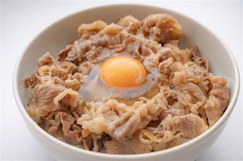 Premium Photo | Gyudon with egg