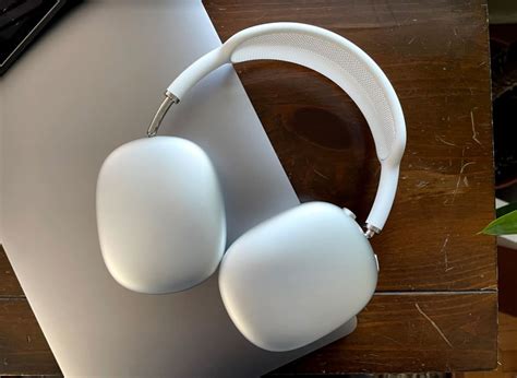 Here’s a first look at Apple’s $549 AirPods Max headphones – Market ...