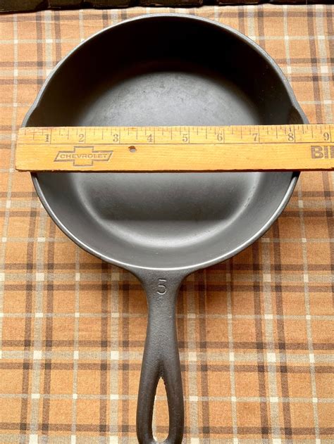 Wagner 5 Stylized Logo Cast Iron Skillet - Etsy