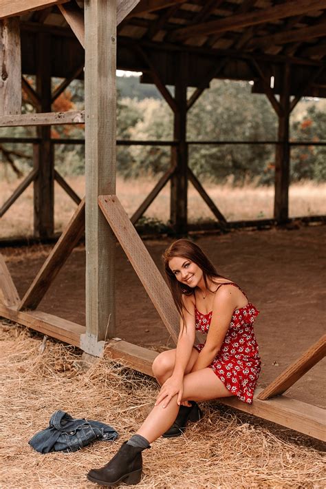 carefree summer country senior session — nicole briann photo