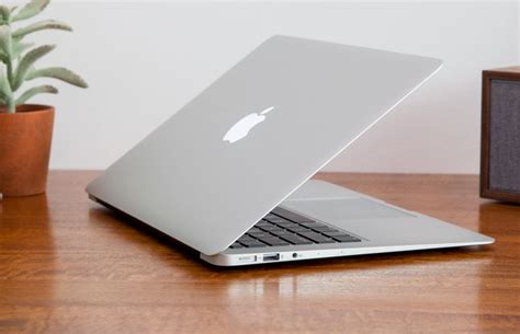 Apple MacBook Air (13-inch, 2017) Review: It's Still Good | Laptop Mag