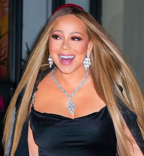 Mariah Carey Handled Her Wardrobe Malfunction Like a Total Pro During ...