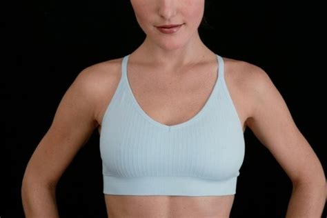 8 Best Sports Bras For Seniors - RespectCareGivers