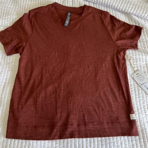 Brand new VUORI womens shirt with tags Too small for... - Depop