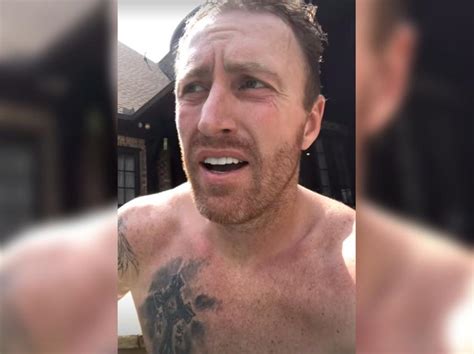 Kroy Biermann Sits In Pool After 10-Mile Run Amid Divorce Battle