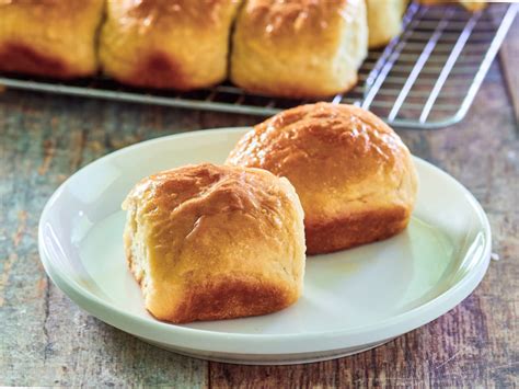 Homemade Sweet Hawaiian Bread Rolls Recipe - Hostess At Heart