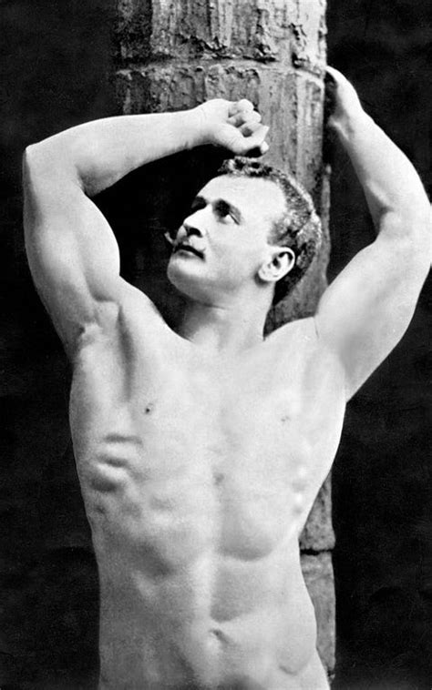 45 Vintage Photos of Professional Bodybuilders