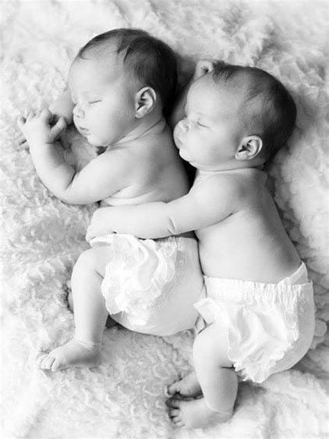 Twin Babies Sleeping - 23 photos which are simply visual sugar cubes