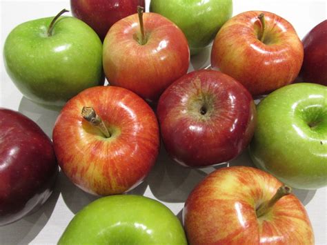 Free Images : apple, nature, fruit, ripe, food, green, red, produce, snack, eating, nutrition ...