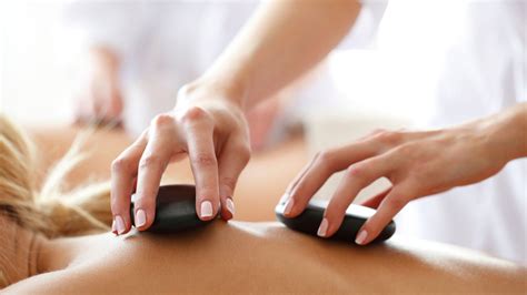 Pros and Cons of Hot Stone Massage Therapy | ZZ Day Spa