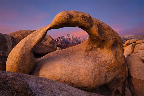 Mobius Arch Sunrise, Alabama Hills, Eastern Sierra, California, USA