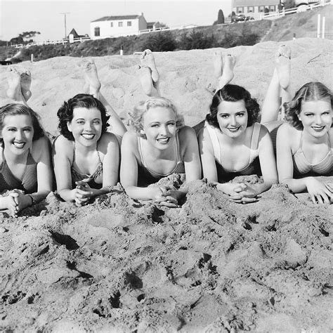 Summer Beach Scenes: 20 Vintage Photos We Love