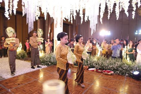 Urutan Prosesi Panggih dalam Pernikahan Adat Jawa | Weddingku.com