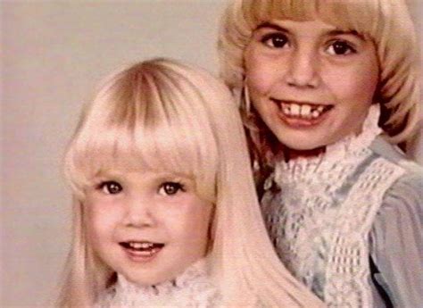 Little Heather O'Rourke and her sister Tammy | Heather o'rourke, Young actresses, Child actresses