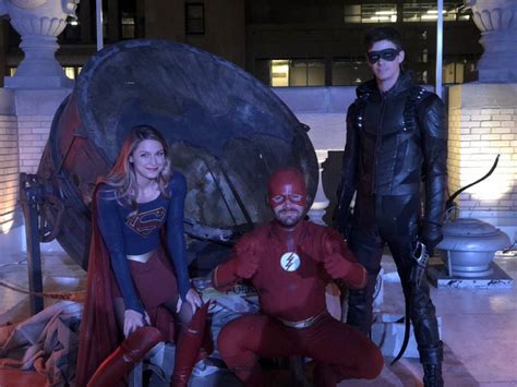 Pin by Cathy Smith on Arrow/The Flash Supergirl Legends of Tomorrow ...