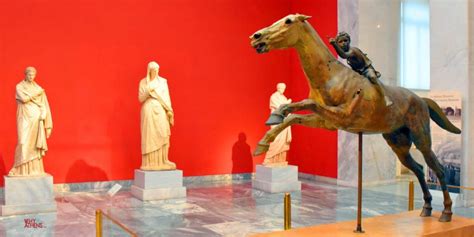 NATIONAL ARCHAEOLOGICAL MUSEUM in Athens - 7 must see exhibits