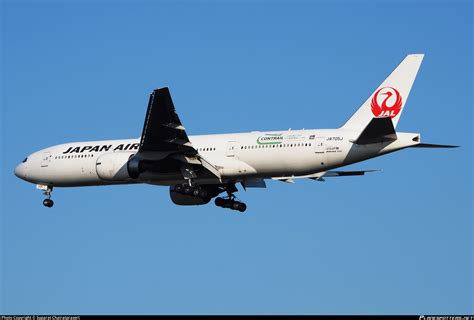 JA705J Japan Airlines Boeing 777-246(ER) Photo by Suparat Chairatprasert | ID 1055799 ...