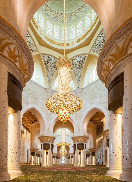 Premium Photo | Sheikh Zayed Grand Mosque interior