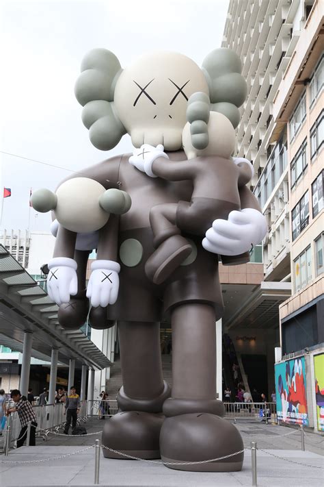 Harbour City X KAWS Presents "KAWS: CLEAN SLATE" Art Exhibition