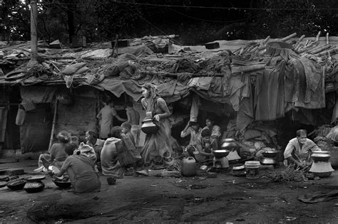 Canal Street Slum, Kolkata : r/UrbanHell