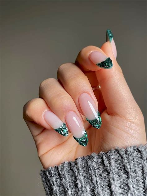 19+ *Gorgeous* Emerald Green Nails You’ll Want To Copy!