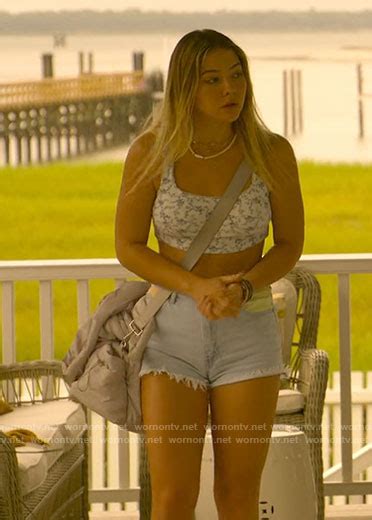 Sarah Cameron Outfits & Fashion on Outer Banks | Madelyn Cline