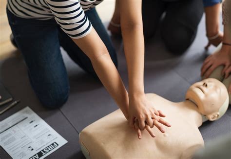 5 ways CPR training can save lives - Bookboon