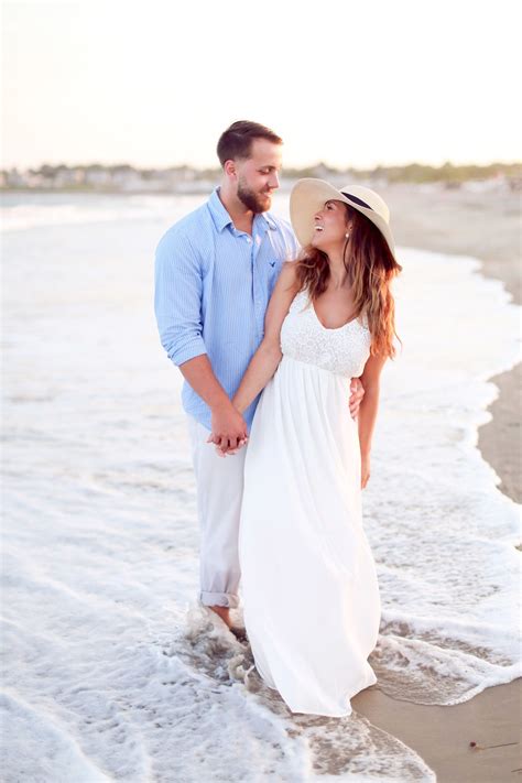 Romantic Beach Engagement at Sunset | Picture - 1822097