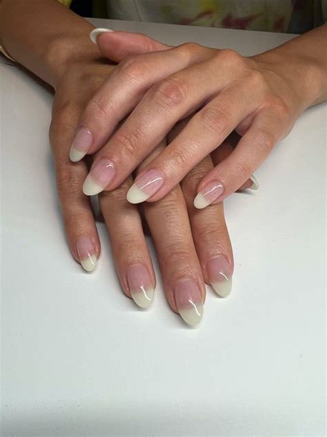 A Guide to Gel Nail Extensions — What Are Gel Nail Extensions ...