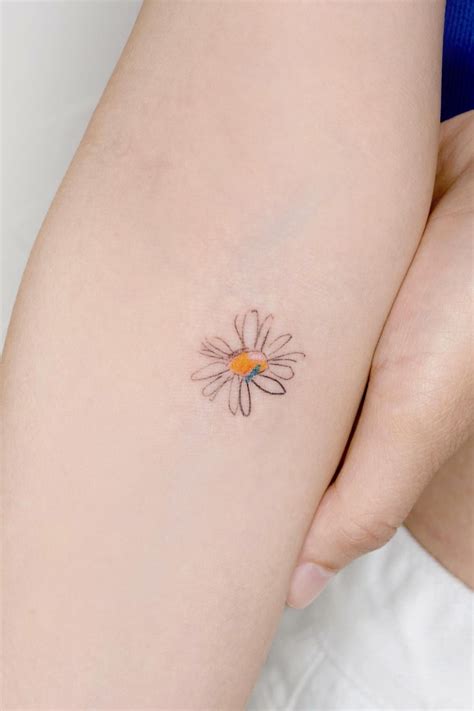 33 Fabulous Daisy Tattoo Ideas and Designs (2022) | Daisy tattoo, Daisy tattoo designs ...