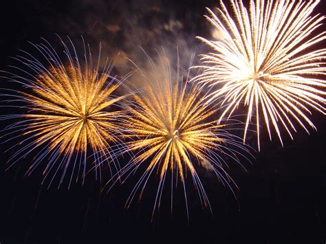File:Bratislava New Year Fireworks.jpg - Wikipedia