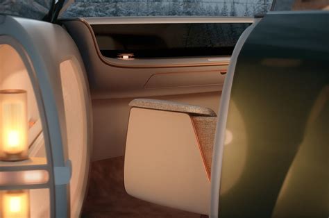 Hyundai Ioniq Seven’s tranquil interior is tailored for speed racers ...