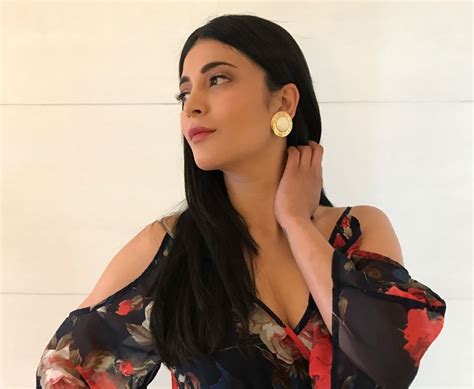 Shruti Haasan's Dress Is A Floral Fantasy | MissMalini